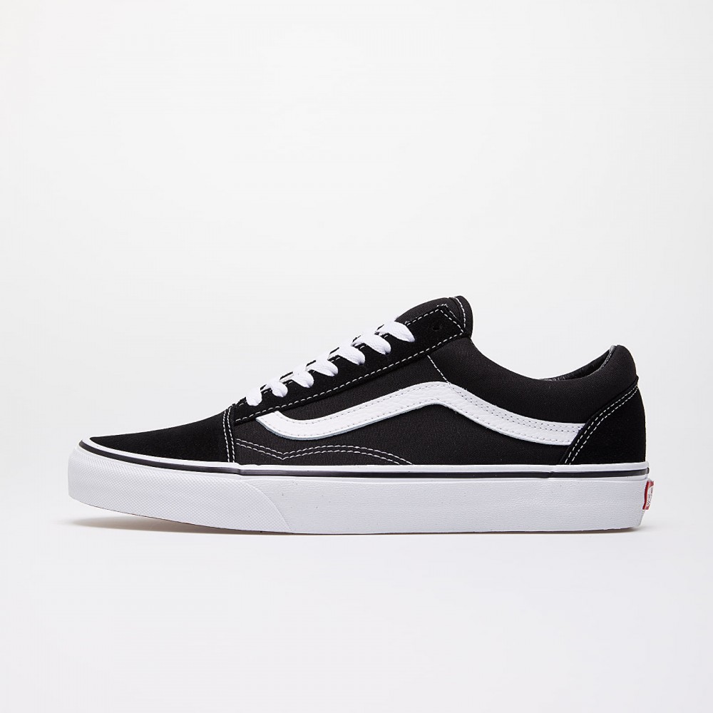 How to lace up Vans sneakers?